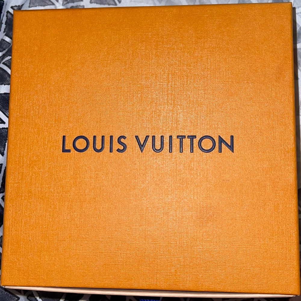Louis Vuitton belt good condition